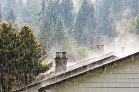 Roof problems: Rain on a shingle roof